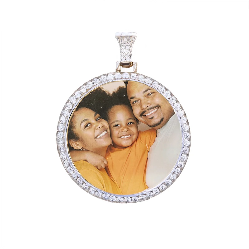 Memory Pendant: Treasuring Your Moments with Sentimental Value