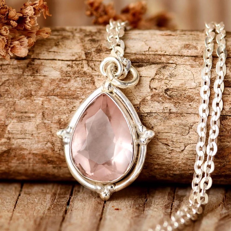 Rose Quartz Pendant: A Journey through Healing and Symbolism